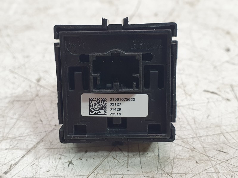 Recambio de mando elevalunas trasero izquierdo para alfa romeo giulia (952_) 2.2 d (952aem250, 952aea250) referencia OEM IAM 015