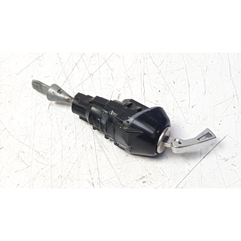 Recambio de bombin puerta delantera izquierda para volkswagen golf viii (cd1, da1) 2.0 tdi referencia OEM IAM 5H0837167AY  