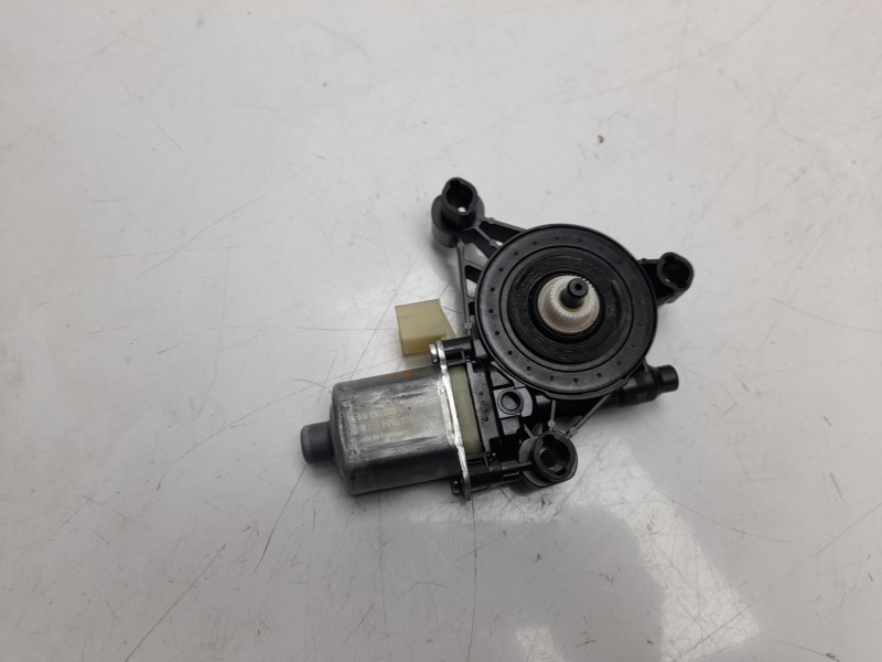 Recambio de motor elevalunas trasero izquierdo para audi a4 avant (8w5) 3.0 v6 24v tdi referencia OEM IAM 8W0959811  