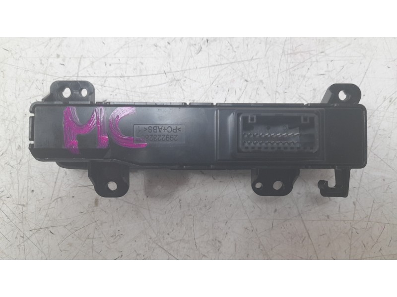 Recambio de interruptor para hyundai bayon 1.2 mpi 79 cv maxx (2024) referencia OEM IAM 93300Q0210  