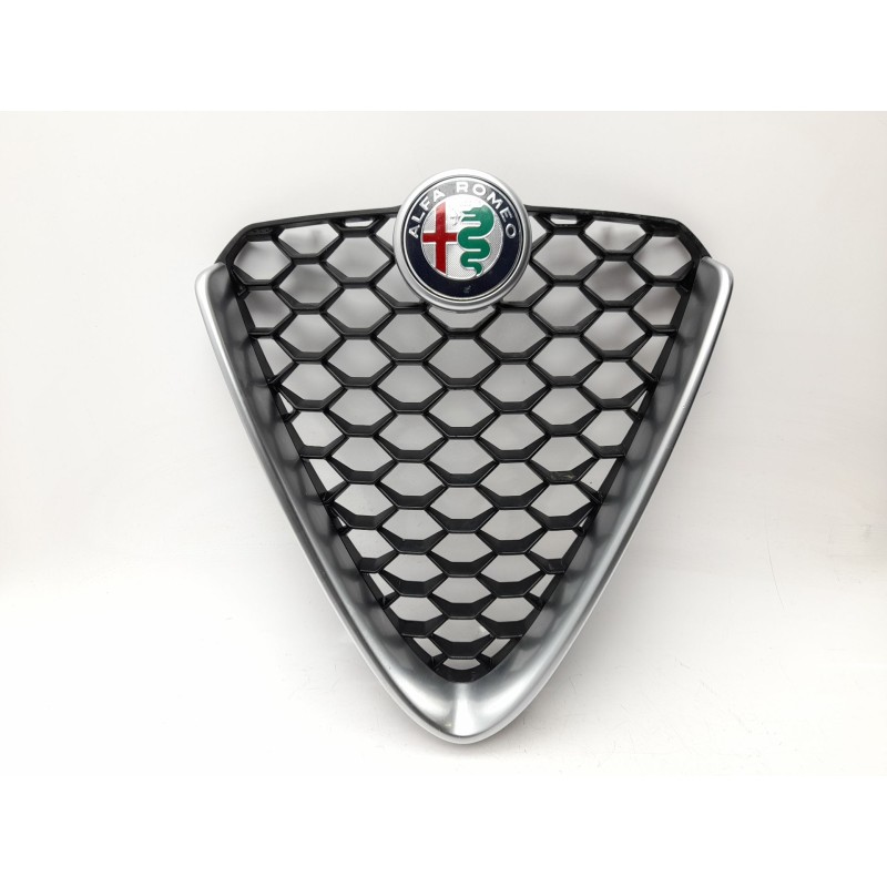 Recambio de rejilla delantera para alfa romeo giulia (952_) 2.2 d (952aem250, 952aea250) referencia OEM IAM 0000156157018  