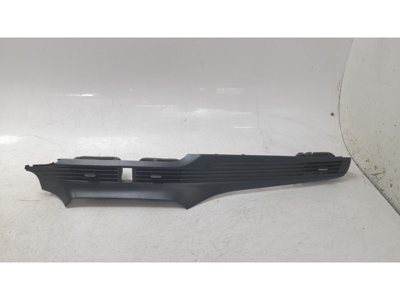 Recambio de aireador central para hyundai bayon 1.2 mpi 79 cv maxx (2024) referencia OEM IAM 84795Q0000  