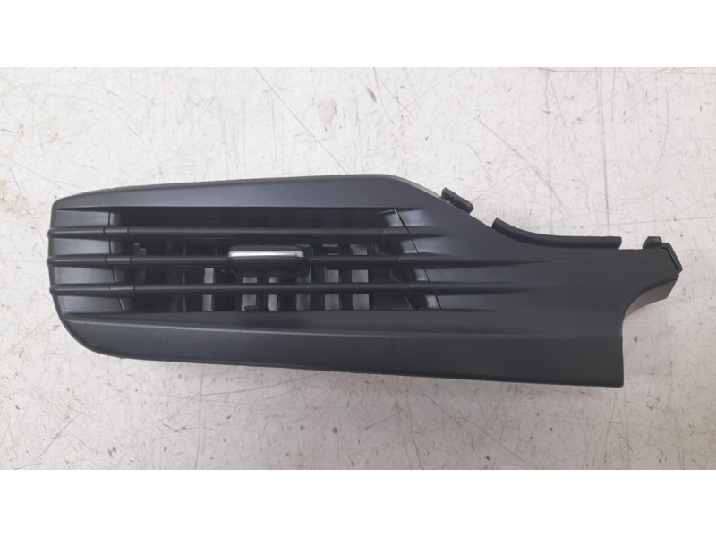 Recambio de aireador izquierdo para hyundai bayon 1.2 mpi 79 cv maxx (2024) referencia OEM IAM 84790Q0000  