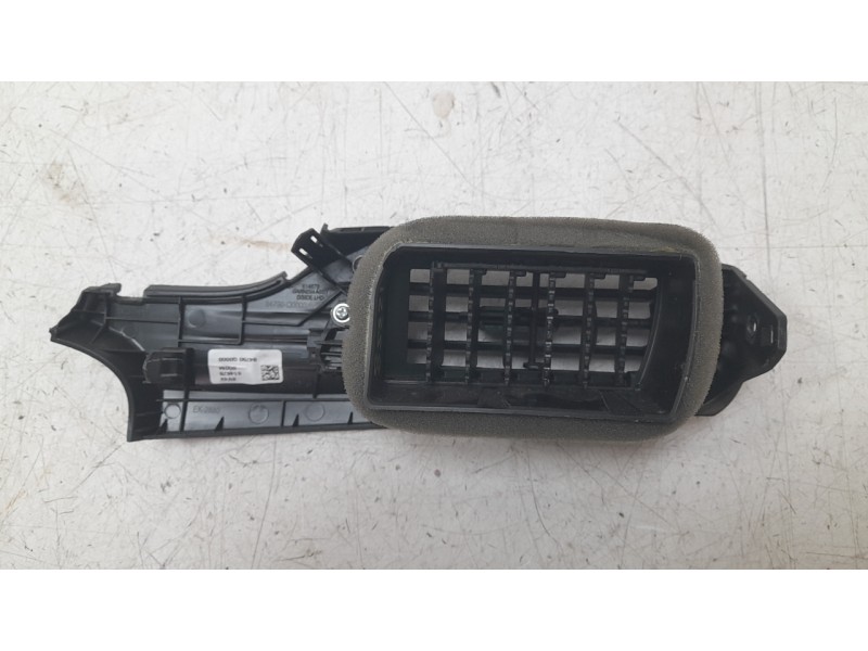 Recambio de aireador izquierdo para hyundai bayon 1.2 mpi 79 cv maxx (2024) referencia OEM IAM 84790Q0000  