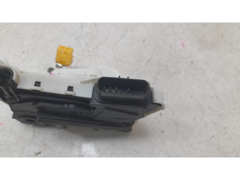 Recambio de cerradura puerta delantera derecha para mg zs suv (azs1) 1.5 vti referencia OEM IAM 10845781 6896906 
