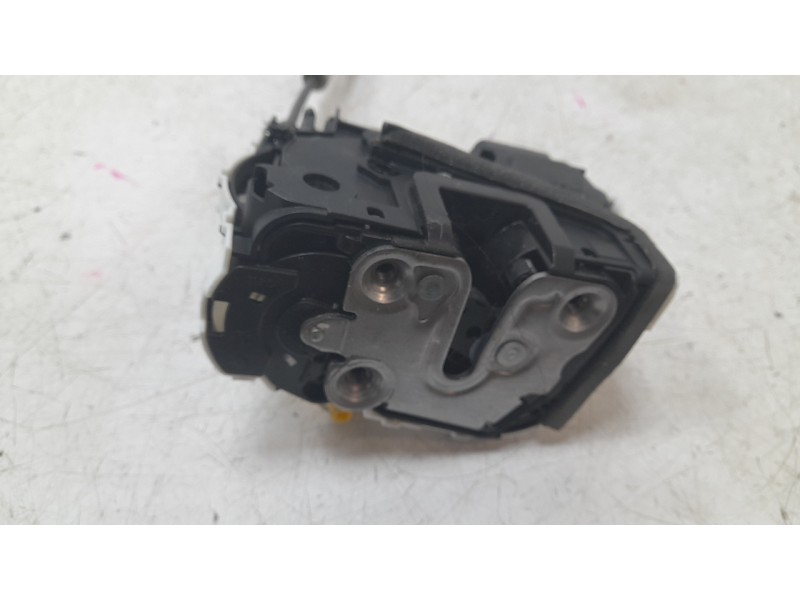 Recambio de cerradura puerta delantera derecha para mg zs suv (azs1) 1.5 vti referencia OEM IAM 10845781 6896906 