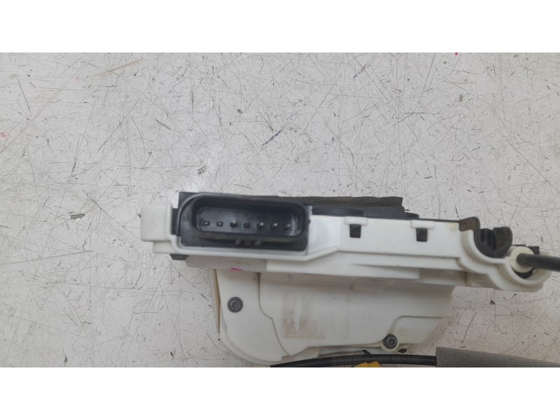 Recambio de cerradura puerta trasera derecha para mg zs suv (azs1) 1.5 vti referencia OEM IAM 10845783  