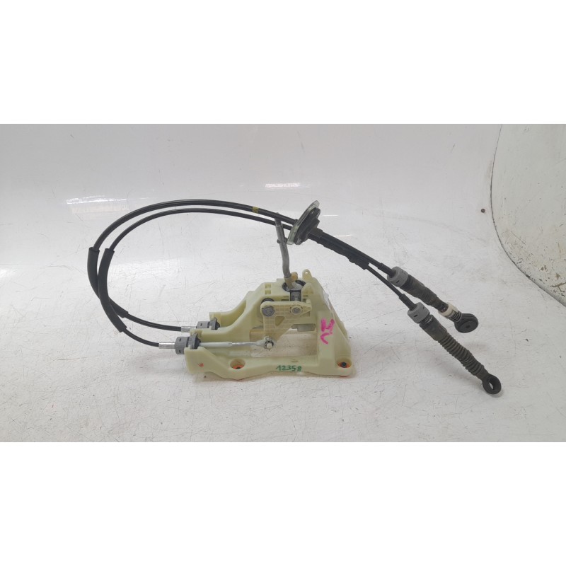 Recambio de palanca cambio para hyundai bayon 1.2 mpi 79 cv maxx (2024) referencia OEM IAM 43700Q0100NNB  