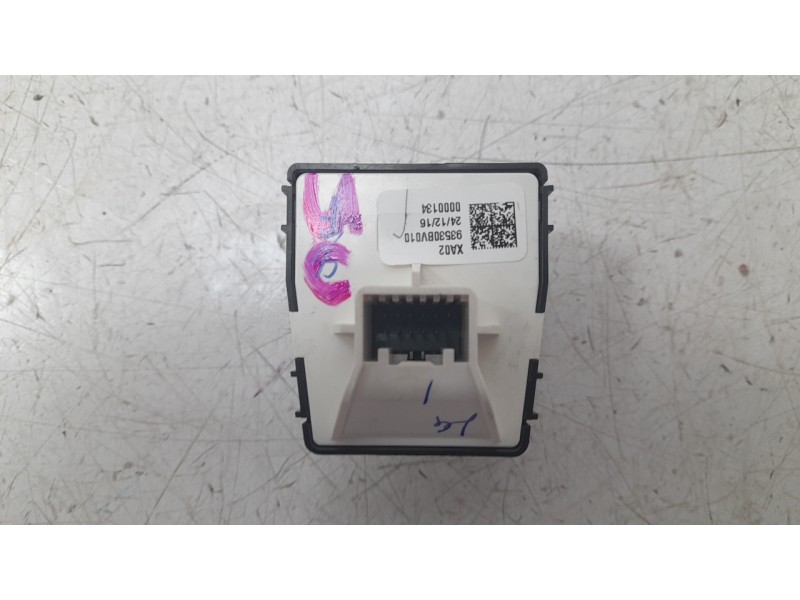 Recambio de mando retrovisor para hyundai bayon 1.2 mpi 79 cv maxx (2024) referencia OEM IAM 93530BV010  