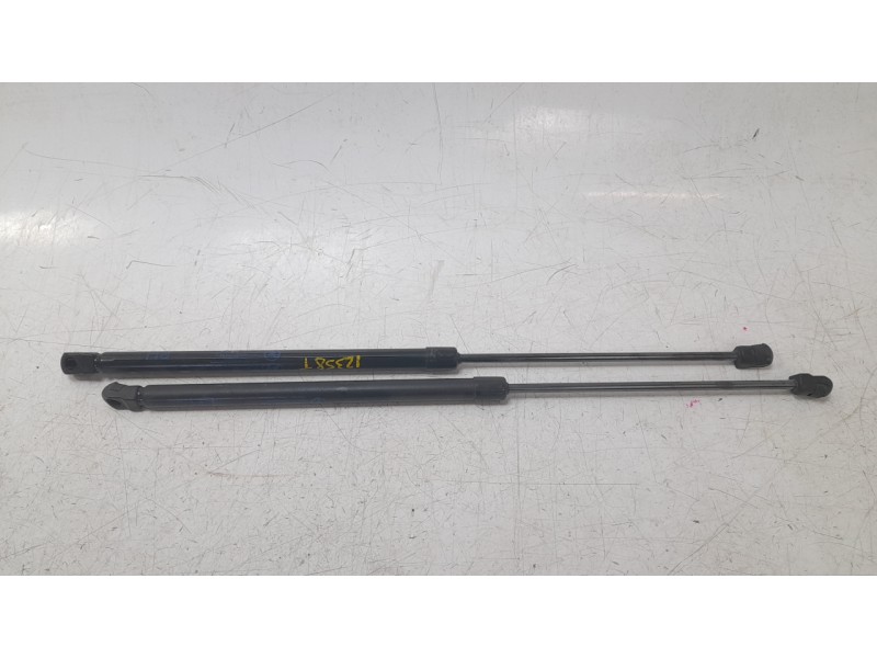 Recambio de amortiguadores maletero / porton para hyundai bayon 1.2 mpi 79 cv maxx (2024) referencia OEM IAM 81831Q0410  