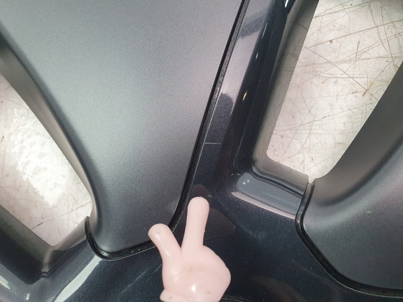 Recambio de tapacubos para tesla model 3 ev referencia OEM IAM 104427100  