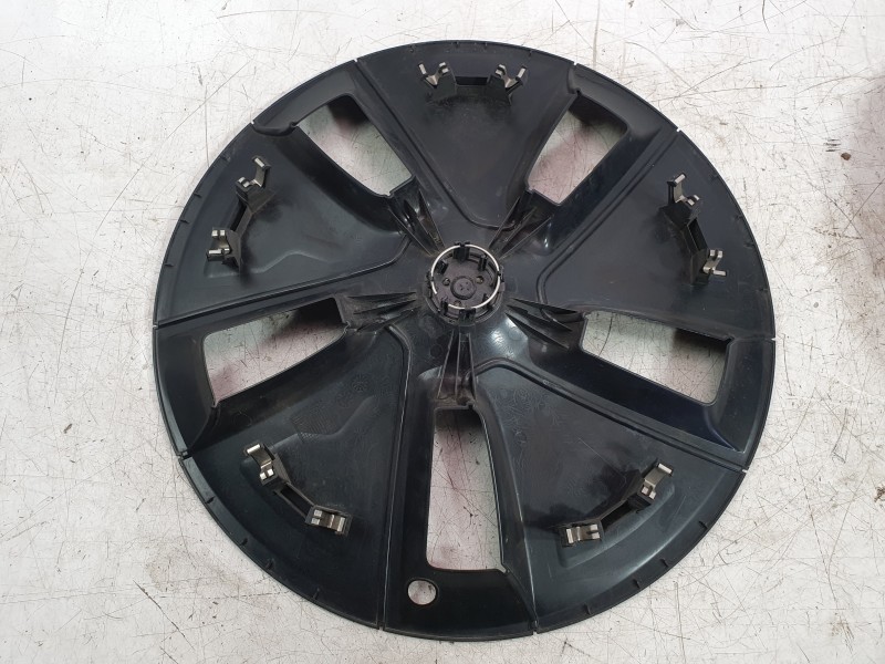 Recambio de tapacubos para tesla model 3 ev referencia OEM IAM 104427100  