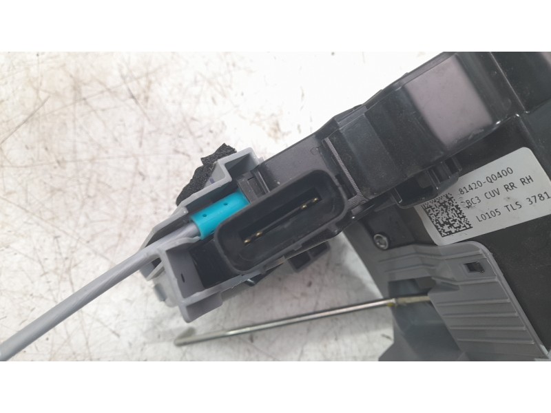 Recambio de cerradura puerta trasera derecha para hyundai bayon 1.2 mpi 79 cv maxx (2024) referencia OEM IAM 81420Q0400  