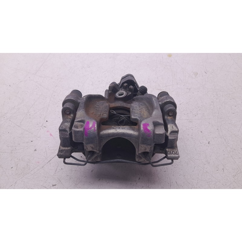 Recambio de pinza de freno trasera izquierda para volkswagen t-roc (a11, d11) 2.0 tdi referencia OEM IAM 5Q0615405 VCR271 