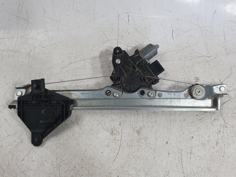 Recambio de elevalunas trasero derecho para dacia duster iii eco-g 100 essential referencia OEM IAM 827209077R  