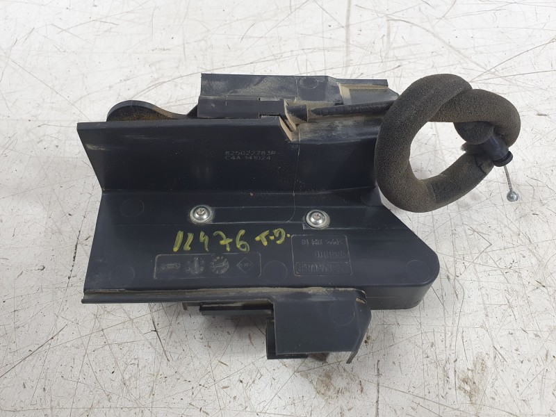 Recambio de cerradura puerta trasera derecha para dacia duster iii eco-g 100 essential referencia OEM IAM 825022783R  