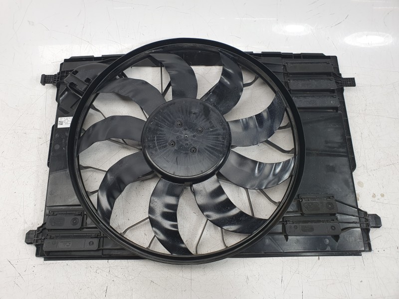 Recambio de electroventilador para mercedes-benz eqb (x243) eqb 250+ (243.602) referencia OEM IAM A2479069906  