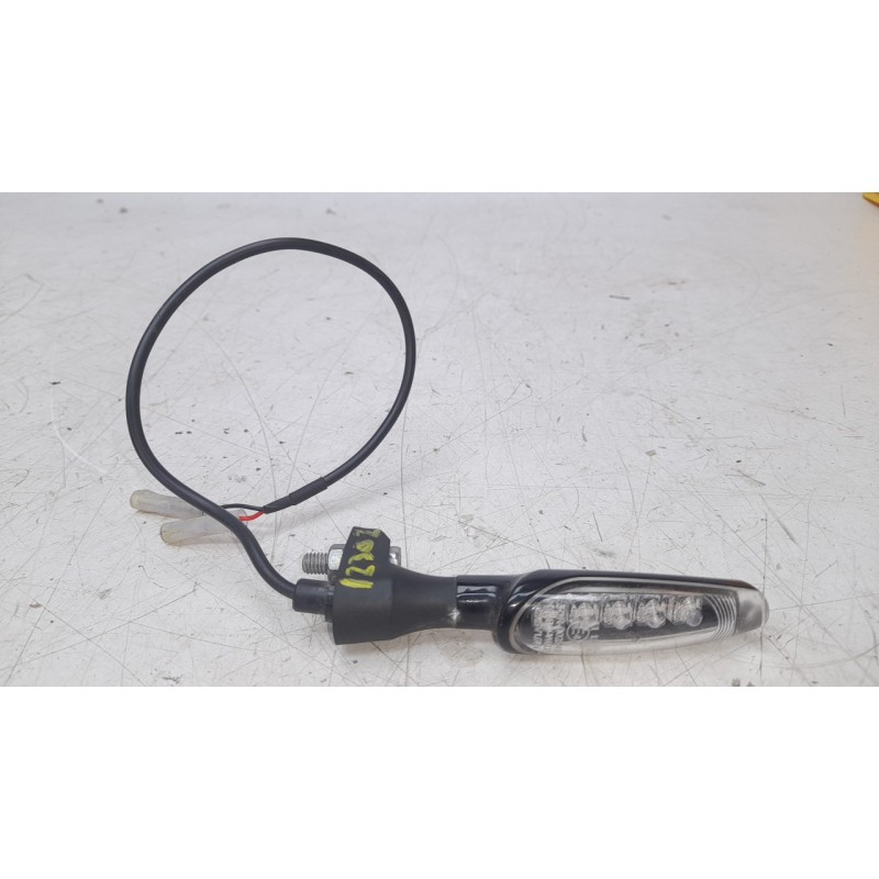 Recambio de piloto delantero izquierdo para triumph street triple 765 rs street triple 765 rs referencia OEM IAM T2707333  
