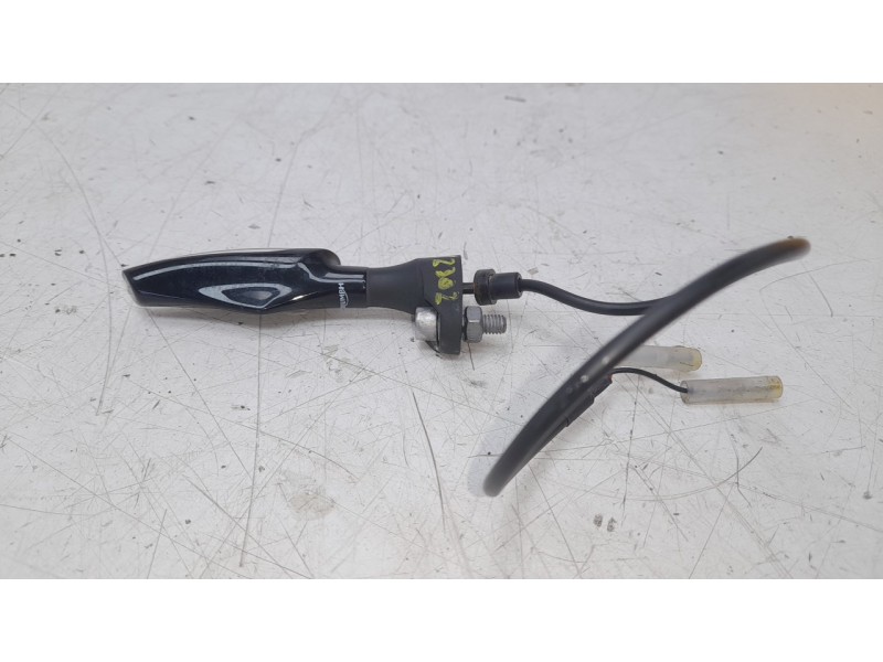 Recambio de piloto delantero izquierdo para triumph street triple 765 rs street triple 765 rs referencia OEM IAM T2707333  