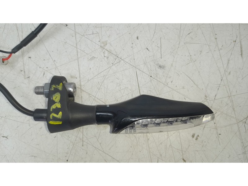 Recambio de piloto delantero izquierdo para triumph street triple 765 rs street triple 765 rs referencia OEM IAM T2707333  
