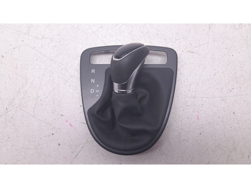 Recambio de pomo palanca cambio para hyundai i10 iii (ac3, ai3) 1.0 mpi referencia OEM IAM 84651B4100  