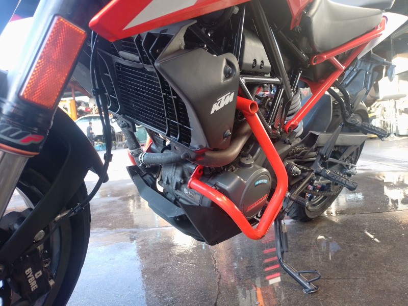 Recambio de moldura para ktm duke 125 duke referencia OEM IAM   