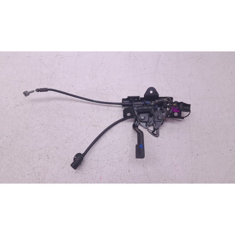 Recambio de cerradura capo para hyundai bayon 1.2 mpi 79 cv maxx (2024) referencia OEM IAM 81130Q0400  