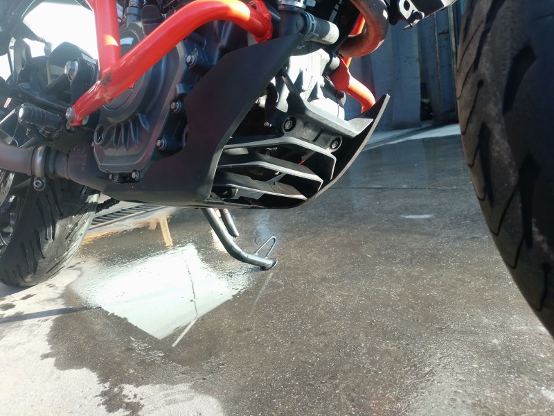Recambio de cubrecarter para ktm duke 125 duke referencia OEM IAM   