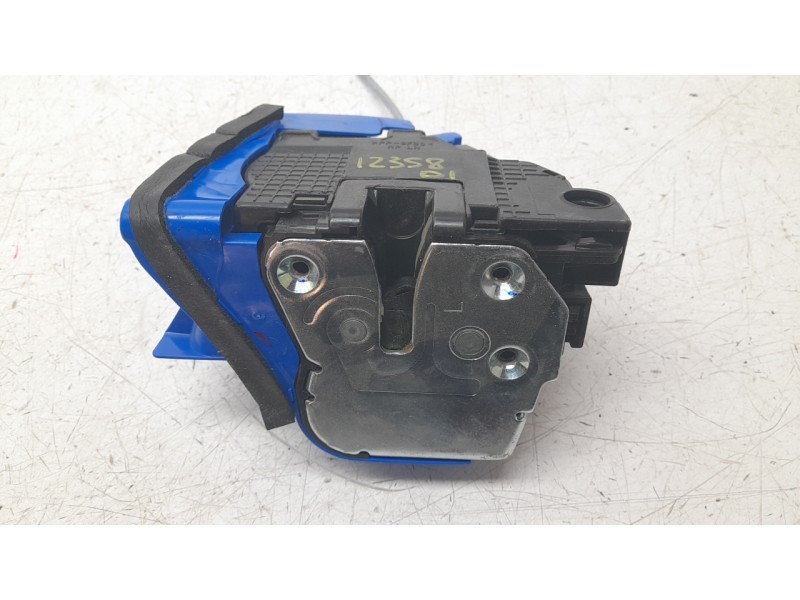 Recambio de cerradura puerta delantera izquierda para hyundai bayon 1.2 mpi 79 cv maxx (2024) referencia OEM IAM 81310Q0000  