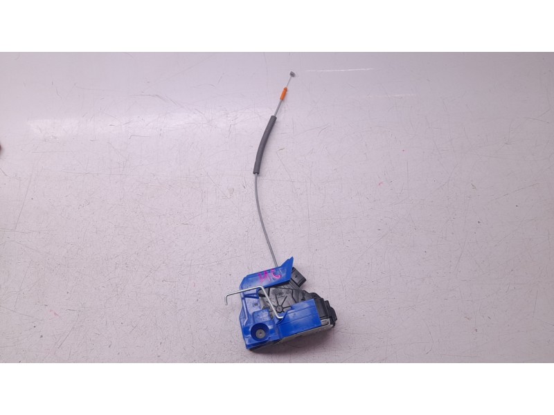Recambio de cerradura puerta delantera derecha para hyundai bayon 1.2 mpi 79 cv maxx (2024) referencia OEM IAM 81320Q0010  