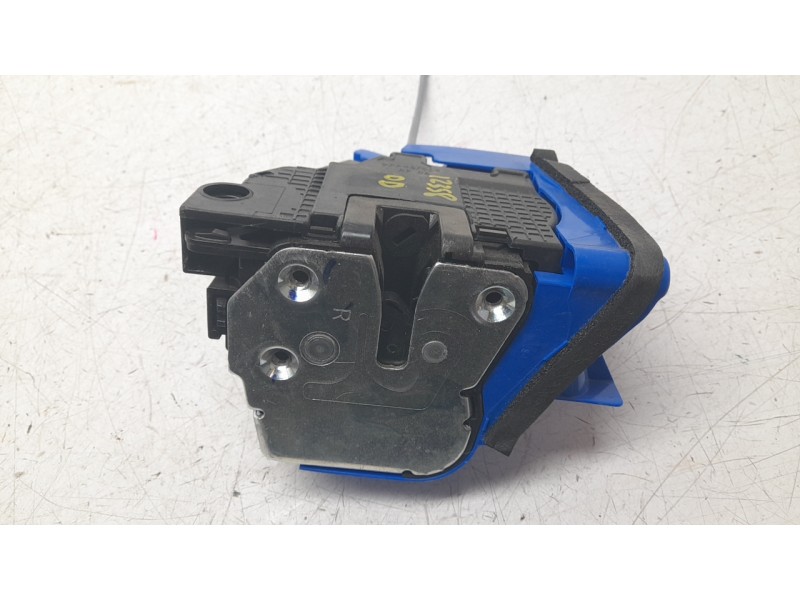 Recambio de cerradura puerta delantera derecha para hyundai bayon 1.2 mpi 79 cv maxx (2024) referencia OEM IAM 81320Q0010  