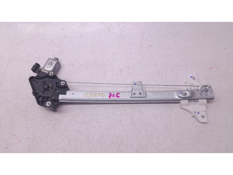 Recambio de elevalunas trasero derecho para hyundai bayon 1.2 mpi 79 cv maxx (2024) referencia OEM IAM 83404Q0010  