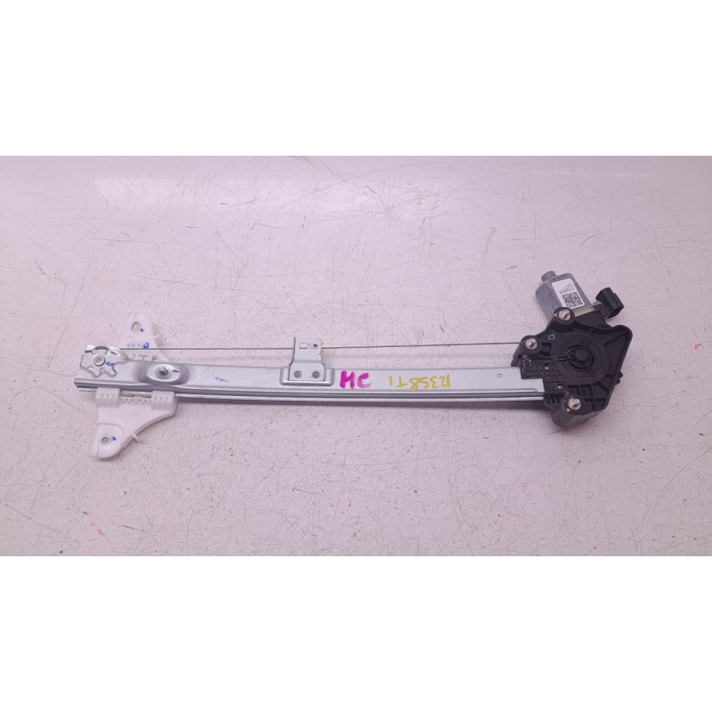 Recambio de elevalunas trasero izquierdo para hyundai bayon 1.2 mpi 79 cv maxx (2024) referencia OEM IAM 83403Q0010  