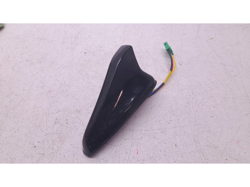 Recambio de antena para hyundai bayon 1.2 mpi 79 cv maxx (2024) referencia OEM IAM 96210Q0100EB  