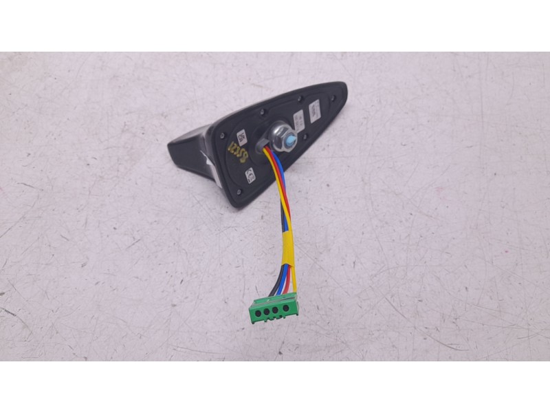 Recambio de antena para hyundai bayon 1.2 mpi 79 cv maxx (2024) referencia OEM IAM 96210Q0100EB  