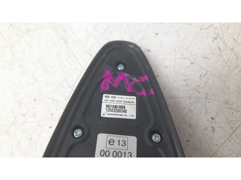 Recambio de antena para hyundai bayon 1.2 mpi 79 cv maxx (2024) referencia OEM IAM 96210Q0100EB  