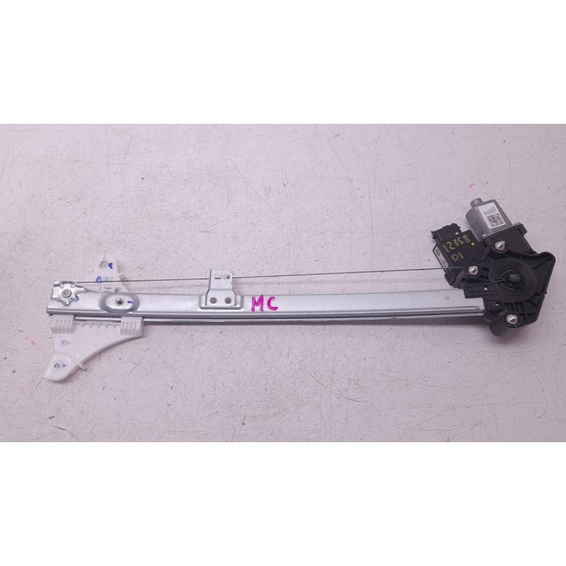 Recambio de elevalunas delantero izquierdo para hyundai bayon 1.2 mpi 79 cv maxx (2024) referencia OEM IAM 82403Q0010  