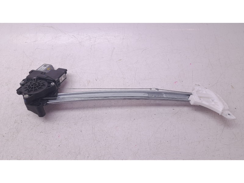 Recambio de elevalunas delantero izquierdo para hyundai bayon 1.2 mpi 79 cv maxx (2024) referencia OEM IAM 82403Q0010  