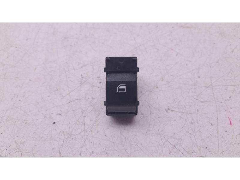 Recambio de mando elevalunas delantero derecho para hyundai bayon 1.2 mpi 79 cv maxx (2024) referencia OEM IAM 93581Q00004X  