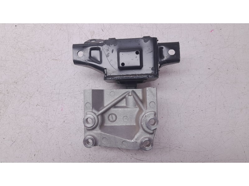 Recambio de soporte motor izquierdo para hyundai bayon 1.2 mpi 79 cv maxx (2024) referencia OEM IAM 21830Q0200  