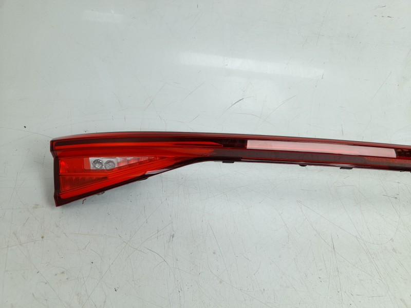 Recambio de piloto trasero central para seat leon (kl1, klg) 1.0 tsi referencia OEM IAM 5FA945093B  