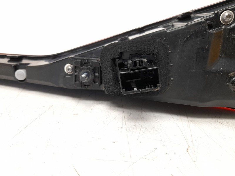 Recambio de piloto trasero central para seat leon (kl1, klg) 1.0 tsi referencia OEM IAM 5FA945093B  