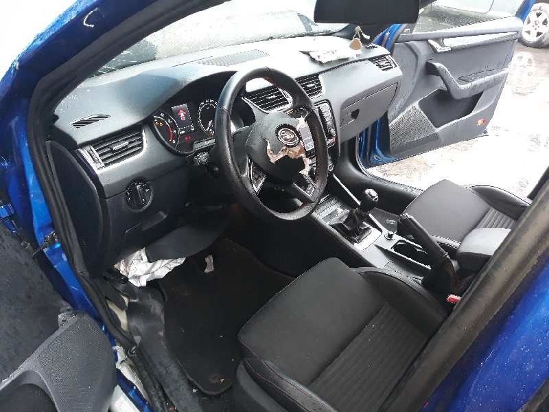 skoda octavia lim. (5e3) del año 2013