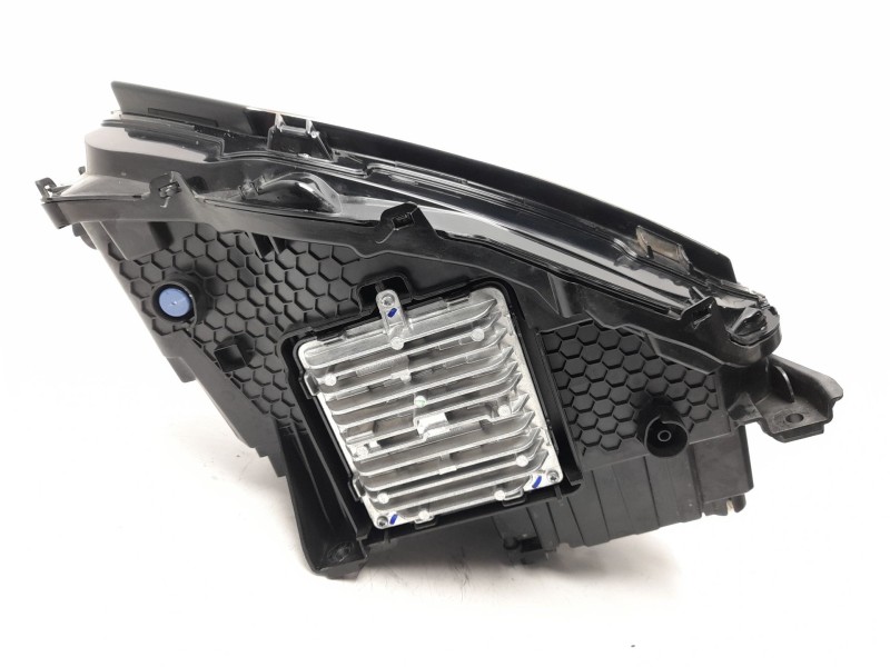 Recambio de faro izquierdo para lynk & co 01 phev referencia OEM IAM 8893470942  