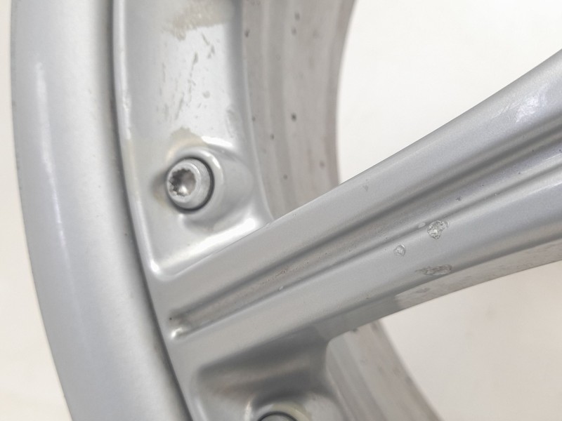 Recambio de llanta para porsche 911 descapotable (996) 3.4 carrera 4 referencia OEM IAM 99636213455  