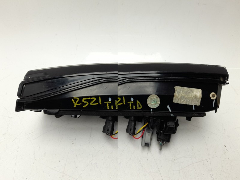 Recambio de piloto trasero derecho interior para lynk & co 01 phev referencia OEM IAM 8888077998  