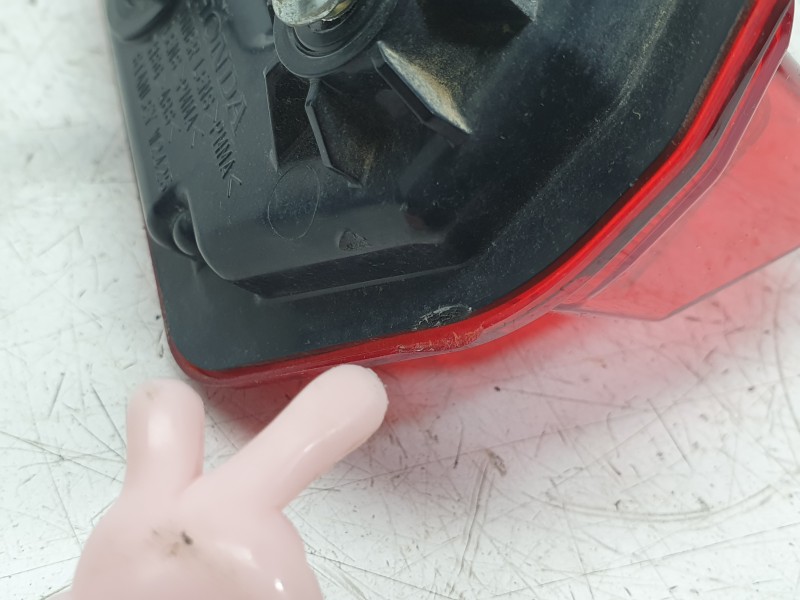 Recambio de piloto trasero central para honda africa twin referencia OEM IAM 33701MJPG52  