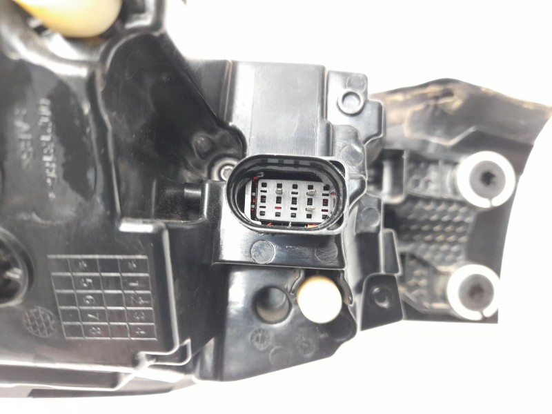 Recambio de piloto trasero derecho para seat leon (kl1, klg) 1.0 tsi referencia OEM IAM 5FA945096  103F21391770/16852142/9021060