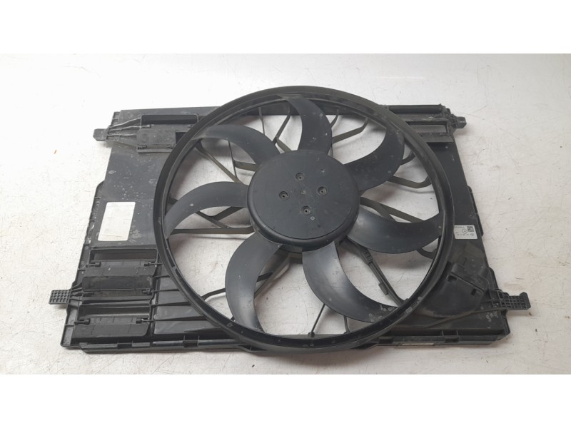 Recambio de electroventilador para mercedes-benz b-klasse (bm 247) b 200 d referencia OEM IAM 2479060100 21305203294 