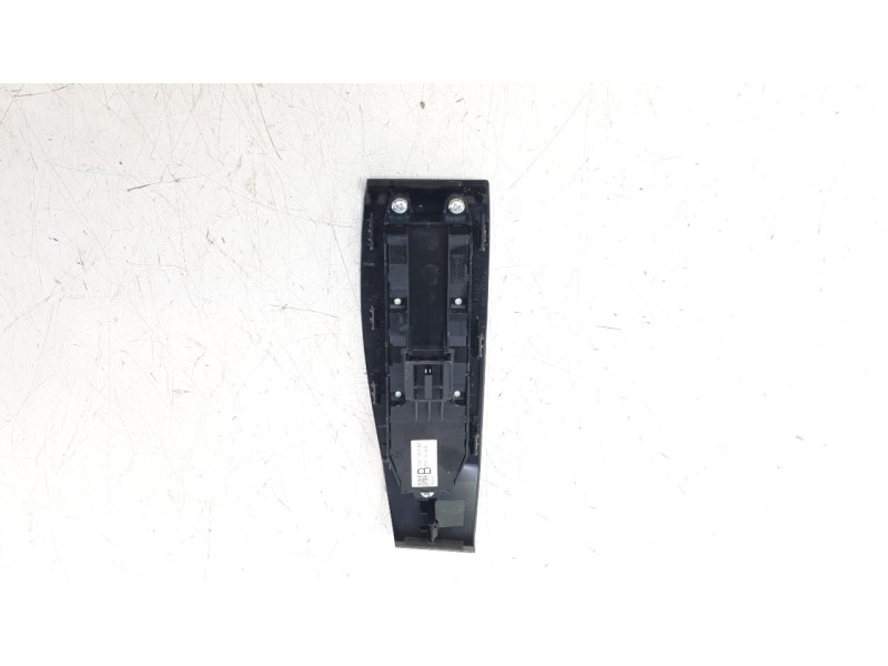 Recambio de mando elevalunas delantero izquierdo para mazda 3 hatchback (bp) 2.0 skyactiv-g m hybrid referencia OEM IAM BDHC6635